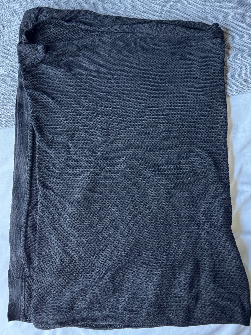 Cocoon Nursing Cover by We Are Amma, black